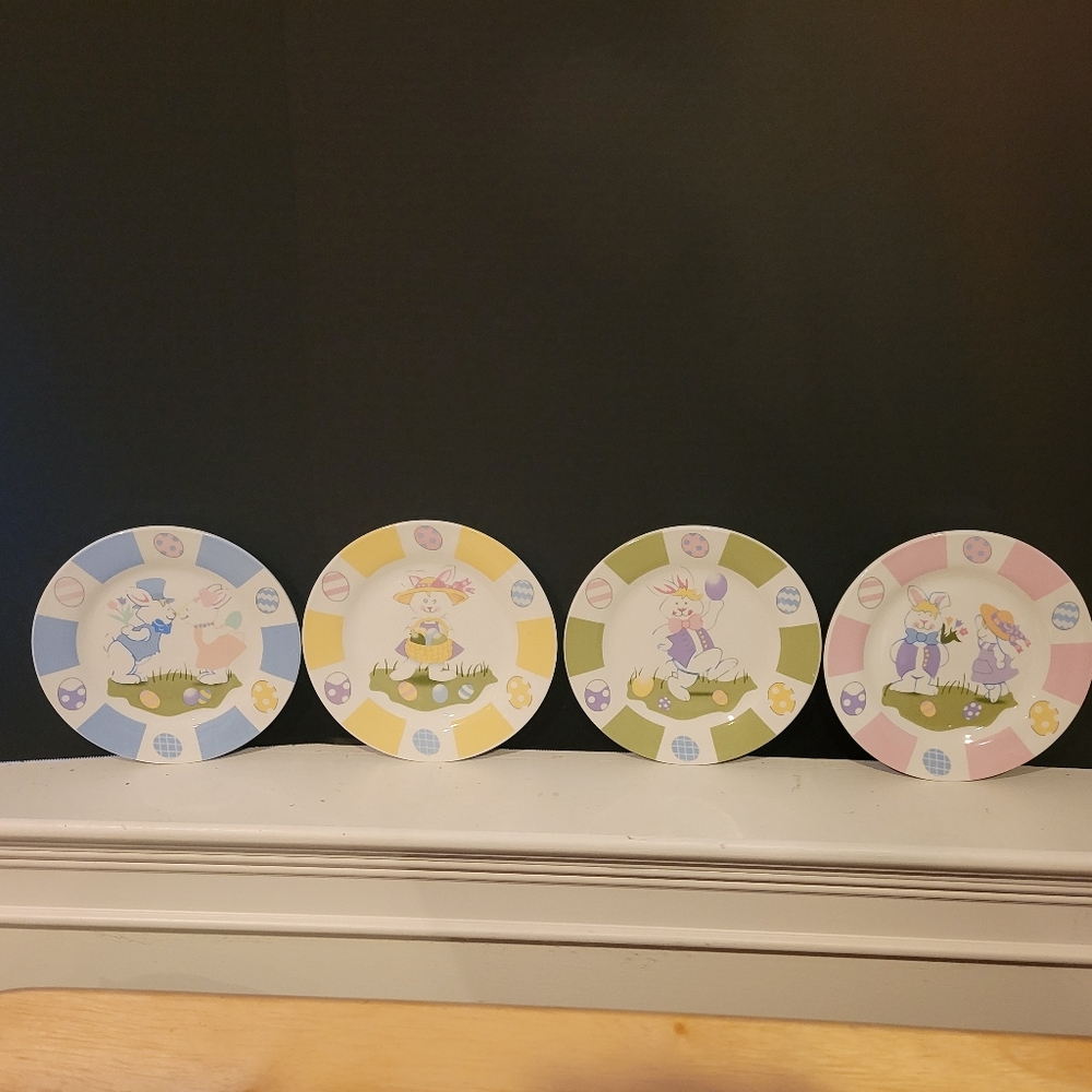 Vintage Set of 4 Easter Theme Brunch Plates 7" Variety of Pastel Colors